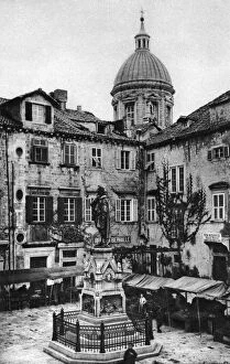 Images Dated 25th August 2009: The market place at Dubrovnik, Yugoslavia, c1930s. Artist: John Bushby