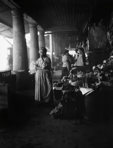 Southern Prints: Market scene, New Orleans, between 1920 and 1926. Creator: Arnold Genthe