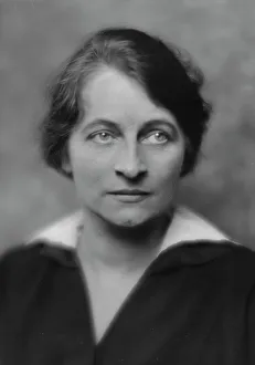Martin, Ricardo, Mrs. portrait photograph, 1915 Nov. 3. Creator: Arnold Genthe