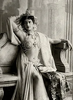Mata Hari, 1906