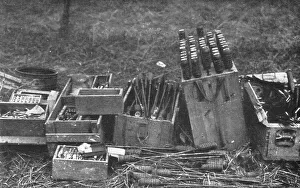 Bombs Prints: Materiel Allemand pris au sud de la Somme; Granades a fusilet caisses d'engins varies