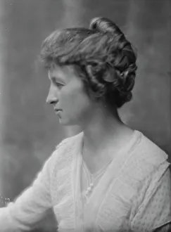 Mattison, N.D. Mrs. portrait photograph, 1914. Creator: Arnold Genthe