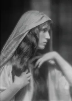 Maude, Bonnie, Miss, portrait photograph, between 1912 and 1918. Creator: Arnold Genthe