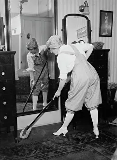 Cleaning Prints: Maude [i.e. Maud] Powell, between c1915 and c1920. Creator: Bain News Service