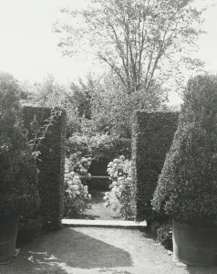 Maudesleigh, Frederick Strong Moseley house, Newburyport, Massachusetts, 1920. Creator: Frances Benjamin Johnston. Maudesleigh, Frederick Strong Moseley house, Newburyport, Massachusetts, 1920. Creator: Frances Benjamin Johnston