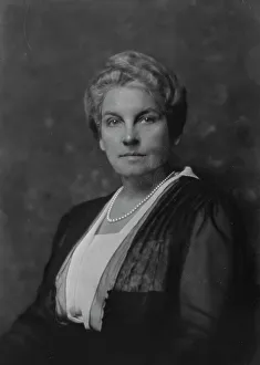 Poise Prints: McGinley, John R. Mrs. portrait photograph, 1917 Oct. 27. Creator: Arnold Genthe