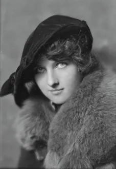 McMahon, Helen, Miss, or Dorothy McMahon, portrait photograph, between 1913 and 1915. Creator: Arnold Genthe