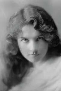 McMahon, Helen, Miss, or Dorothy McMahon, portrait photograph, between 1913 and 1915. Creator: Arnold Genthe