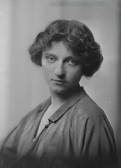 McNeal, Katherine, Miss, portrait photograph, 1917 Nov. 9. Creator: Arnold Genthe