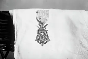 Star Pattern Prints: Medals, Decorations, Etc. - Medal of Honor