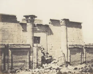 Medinet-Abou (Thebes), Construction Anterieures - Entree Principale