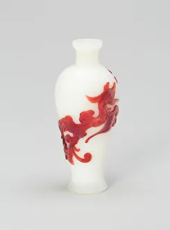 Qianlong Period Gallery: Meiping-Shaped Snuff Bottle with a Flying Phoenix, Qing dynasty, Qianlong reign mark