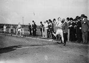 On Looker Prints: Mel Sheppard [sports], between c1910 and c1915. Creator: Bain News Service