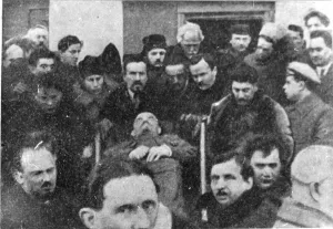Members of the Central Committee carrying Lenins coffin, 27 January, 1924 Members of the Central Committee carrying Lenins coffin, 27 January, 1924