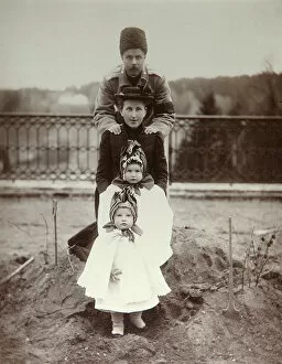 Images Dated 19th November 2009: Members of the family of Duke Fyodor Uvarov at their country estate, Porechye, Russia, 1880s