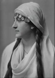 Plaits Prints: Members of the International Institute for Immigrant Girls