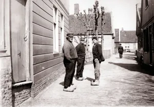 Batkin Prints: Men in traditional costume, Broek, Netherlands, 1898. Artist: James Batkin