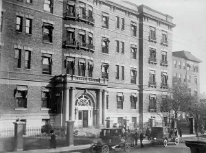 Recovery Prints: Mercy Hospital - Roosevelt's rooms, 1912. Creator: Bain News Service