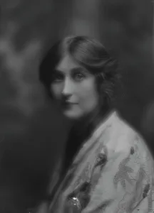 Bathrobe Prints: Meredith, Miss, portrait photograph, 1912 Nov. Creator: Arnold Genthe