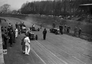Castle Donington Gallery: MG Q type, Frazer-Nash Shelsley and Bugatti Type 51 on the starting grid at Donington Park, 1930s