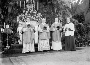 Roman Catholics Prints: Military Field Mass By Holy Name Soc