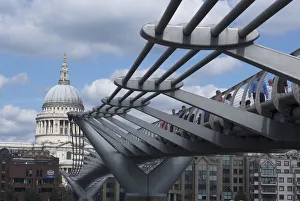 Engineer Prints: Millenium (Wobbly) Bridge, London, England, UK, 3 / 9 / 10. Creator: Ethel Davies