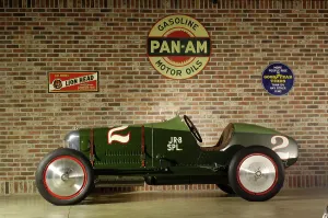 MILLER 122 supercharged 1923. Artist: Simon Clay