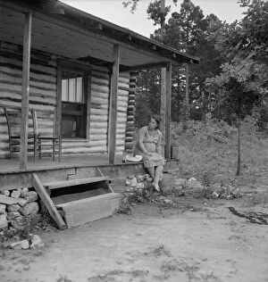 Cabin Gallery: Millworkers home six miles north of Roxboro, North Carolina, 1939. Creator: Dorothea Lange