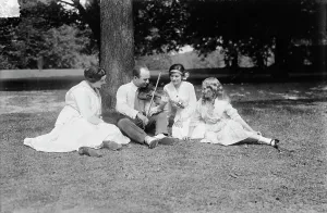 Daughters Prints: Mina, Mischa, Liza, & Esther Elman, 1917. Creator: Bain News Service