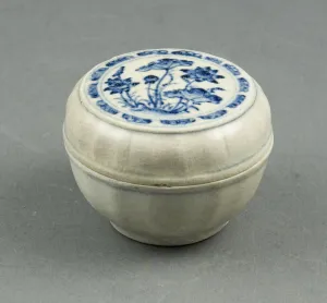 Minature Covered Box with Plant Motif, Late 15th/early 16th century. Creator: Unknown Minature Covered Box with Plant Motif, Late 15th/early 16th century. Creator: Unknown