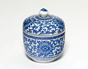 Vines Gallery: Miniature Covered Jar with Stylized Chrysanthemums and Vines, Qing dynasty (1644-1911)