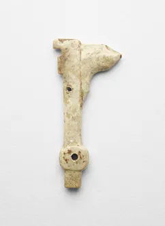 Miniature hafted dagger-axe (ge ?), Late Shang dynasty, ca. 1300-ca. 1050 BCE Miniature hafted dagger-axe (ge ?), Late Shang dynasty, ca. 1300-ca. 1050 BCE