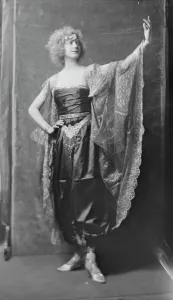 Miss Beatrice Linda Swanson, portrait photograph, 1918 Mar. 27. Creator: Arnold Genthe