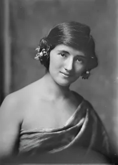 Miss Charlotte Lettaux, portrait photograph, 1919 Sept. 30. Creator: Arnold Genthe