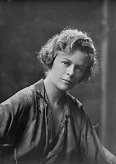 Miss Elizabeth Houghton, portrait photograph, 1919 June 17. Creator: Arnold Genthe