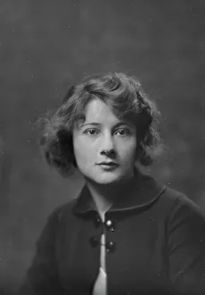 Silent Film Prints: Miss Evelyn Greely, portrait photograph, 1919 Apr. 24. Creator: Arnold Genthe