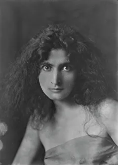 Miss Flore Revalles, portrait photograph, 1918 Sept. 26. Creator: Arnold Genthe