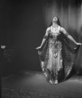 Armband Prints: Miss Fontaine, between 1915 and 1920. Creator: Arnold Genthe