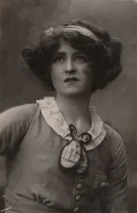 Brunette Gallery: Miss Gabrielle Ray, (1883-1973), as Daisy in The Dollar Princess'