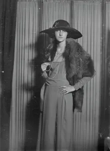 Miss Guggenheim, portrait photograph, 1919 Apr. 16. Creator: Arnold Genthe