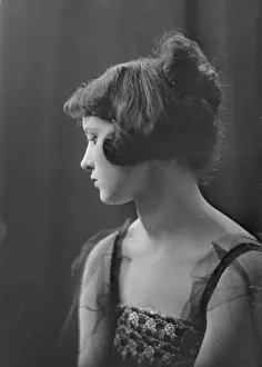 Miss Josephine Lharine, portrait photograph, 1918 Sept. 20. Creator: Arnold Genthe