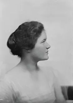 Miss Lisa Stillman, portrait photograph, 1918 Apr. 5. Creator: Arnold Genthe