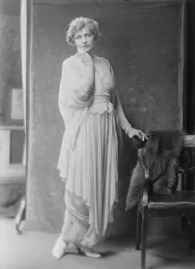 Silent Film Prints: Miss Louise Prussing, portrait photograph, 1918 May 31. Creator: Arnold Genthe