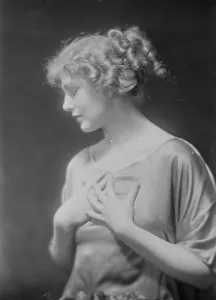 Silent Film Prints: Miss Louise Prussing, portrait photograph, 1918 May 31. Creator: Arnold Genthe