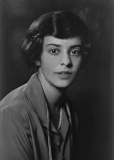 Benefactor Prints: Miss Margaret Kahn, portrait photograph, 1923 Mar. 20. Creator: Arnold Genthe