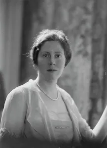 Miss Margaret Payson, portrait photograph, 1918 Mar. 16. Creator: Arnold Genthe