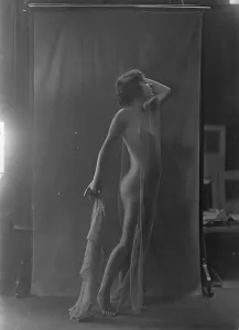 Miss Marie Goff, portrait photograph, 1918 Sept. 16. Creator: Arnold Genthe