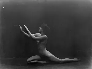 Miss Mario, portrait photograph, 1919 Aug. 21. Creator: Arnold Genthe