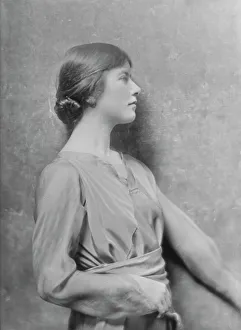 Miss Marjorie Vonnegut, portrait photograph, 1917 Nov. 15. Creator: Arnold Genthe