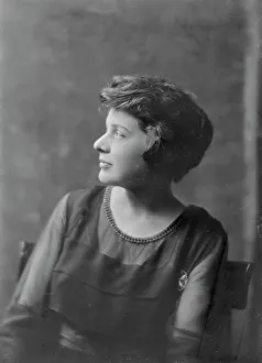 Silent Film Prints: Miss Olive Wyndham, portrait photograph, between 1918 and 1921. Creator: Arnold Genthe